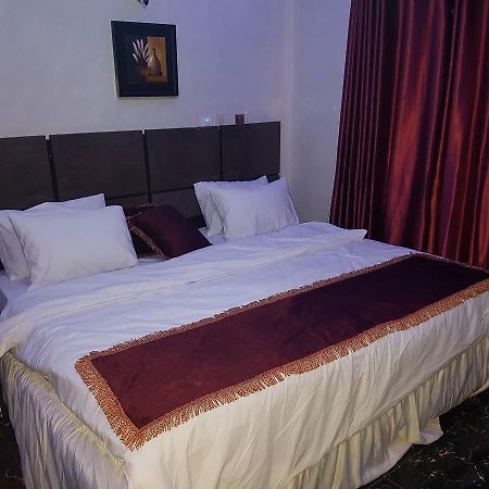 The Resident Hotel Owerri Exterior foto